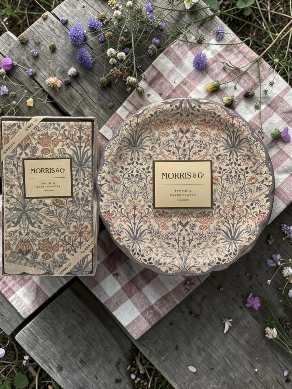 William Morris Hyacinth Set 🇺🇸 Red White Blue Napkins + Plates
